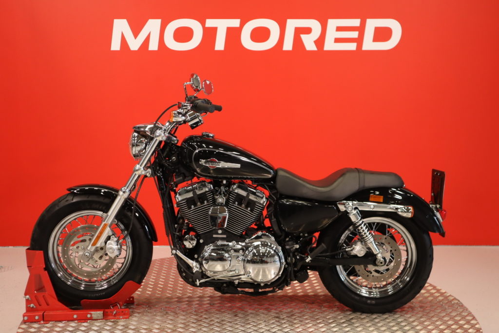 Harley-Davidson - SPORTSTER - XL 1200 C Sportster Custom Ilmainen kotiintoimitus! *Suomi-pyörä* - Moottoripyörä