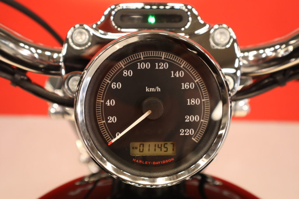 Harley-Davidson - SPORTSTER - XL 1200 C Sportster Custom Ilmainen kotiintoimitus! *Suomi-pyörä* - Moottoripyörä