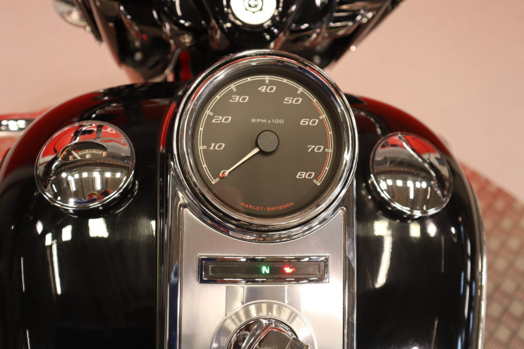 Harley-Davidson - TOURING - FLHP Road King POLICE Ilmainen kotiintoimitus! *Suomi-pyörä