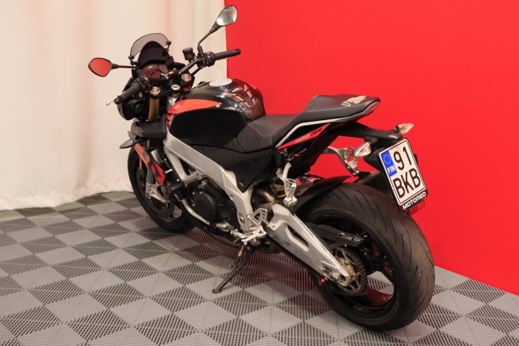 Aprilia - TUONO - 4V 1100 RR // Akrapovic / Cruise / Quickshifter / TFT // Aprilia - TUONO - 4V 1100 RR // Akrapovic / Cruise / Quickshifter / TFT // - Moottoripyörä