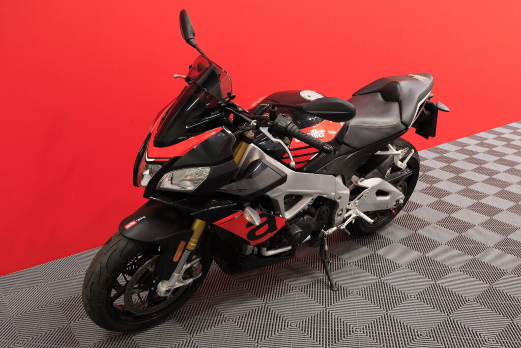 Aprilia - TUONO - 4V 1100 RR // Akrapovic / Cruise / Quickshifter / TFT // Aprilia - TUONO - 4V 1100 RR // Akrapovic / Cruise / Quickshifter / TFT // - Moottoripyörä