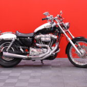 Harley-Davidson - SPORTSTER - Xl 1200 C Sportster Custom / Custom Putkisto / LED // - Moottoripyörä