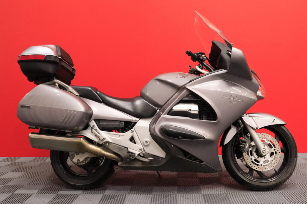 Honda - ST - 1300 Pan European // 3x Laukut / Rahoituksen käsiraha alk. 0e // Honda - ST - 1300 Pan European // 3x Laukut / Rahoituksen käsiraha alk. 0e // - Moottoripyörä