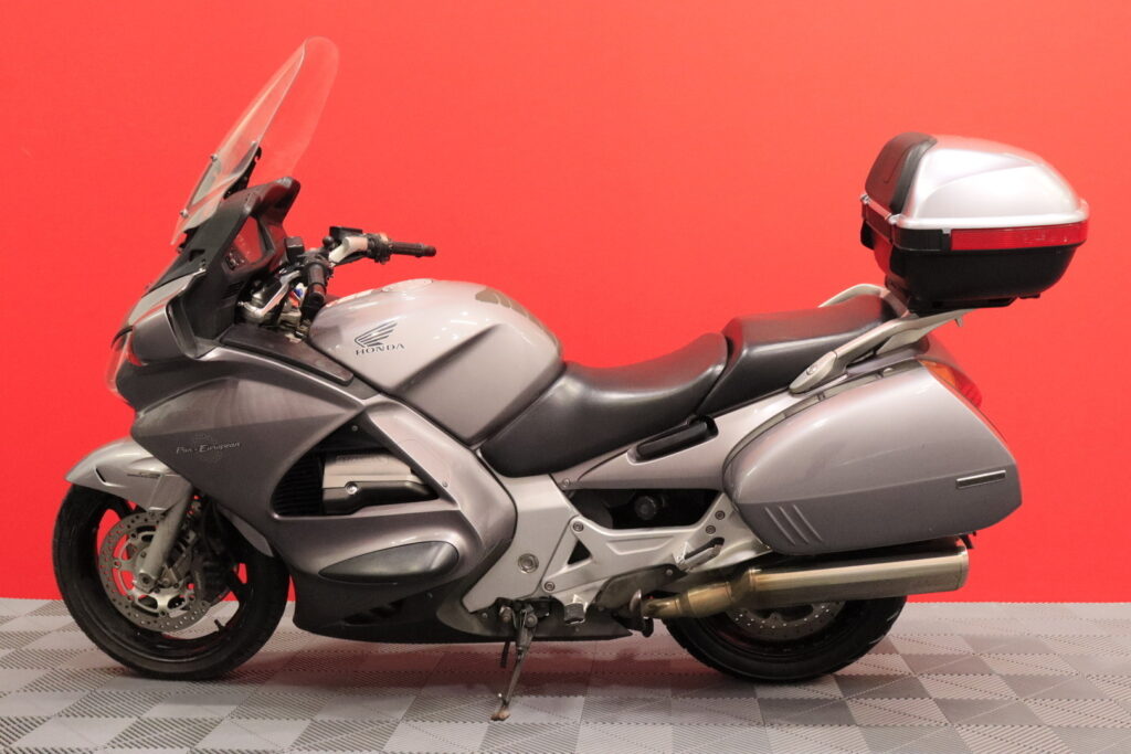 Honda - ST - 1300 Pan European // 3x Laukut / Rahoituksen käsiraha alk. 0e // Honda - ST - 1300 Pan European // 3x Laukut / Rahoituksen käsiraha alk. 0e // - Moottoripyörä