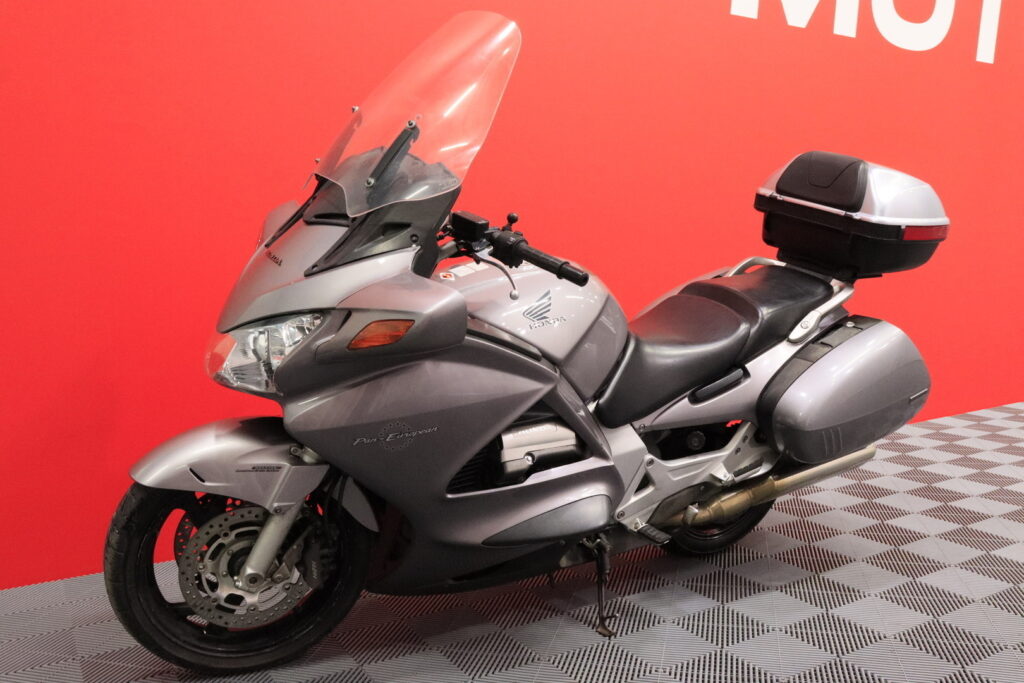 Honda - ST - 1300 Pan European // 3x Laukut / Rahoituksen käsiraha alk. 0e // Honda - ST - 1300 Pan European // 3x Laukut / Rahoituksen käsiraha alk. 0e // - Moottoripyörä
