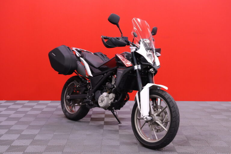 Husqvarna - TR - 650 STRADA ABS // Suomi-Pyörä / ABS-Jarrut / Huoltokirja! // - Moottoripyörä