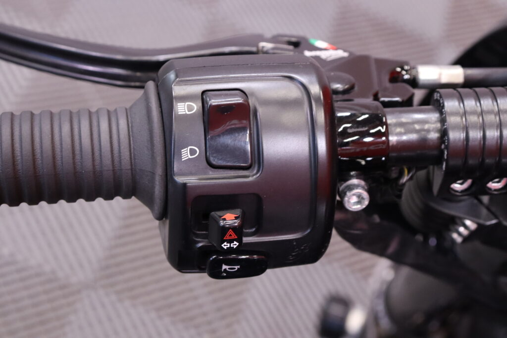 INDIAN - Scout - Custom // Täysin rakennettu! / Öhlins / LED / Brembo / Two Brothers // INDIAN - Scout - Custom // Täysin rakennettu! / Öhlins / LED / Brembo / Two Brothers // - Moottoripyörä