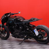 INDIAN - Scout - Custom // Täysin rakennettu! / Öhlins / LED / Brembo / Two Brothers // - Moottoripyörä