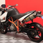 KTM - 990 - Super Duke R // Suomi-pyörä / Akrapovic slipari / Huoltokirja / Ohjausiskari / Kaatumatapit // - Moottoripyörä