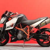 KTM - 990 - Super Duke R // Suomi-pyörä / Akrapovic slipari / Huoltokirja / Ohjausiskari / Kaatumatapit // - Moottoripyörä