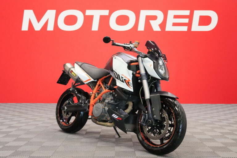 KTM - 990 - Super Duke R // Suomi-pyörä / Akrapovic slipari / Huoltokirja / Ohjausiskari / Kaatumatapit // - Moottoripyörä
