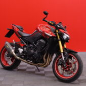 Kawasaki - Z - 900 // Suomi-Pyörä! / Akrapovic kokoputkisto / 50th Anniversary // - Moottoripyörä