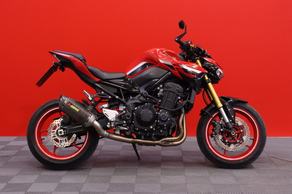 Kawasaki - Z - 900 // Suomi-Pyörä! / Akrapovic kokoputkisto / 50th Anniversary // Kawasaki - Z - 900 // Suomi-Pyörä! / Akrapovic kokoputkisto / 50th Anniversary // - Moottoripyörä