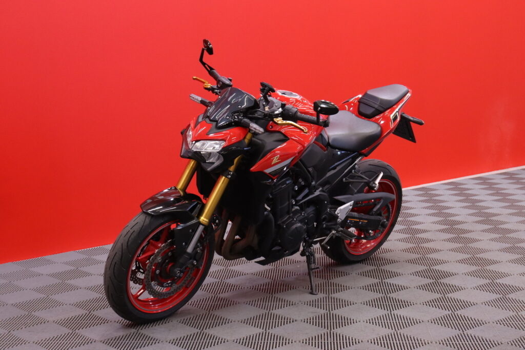 Kawasaki - Z - 900 // Suomi-Pyörä! / Akrapovic kokoputkisto / 50th Anniversary // Kawasaki - Z - 900 // Suomi-Pyörä! / Akrapovic kokoputkisto / 50th Anniversary // - Moottoripyörä