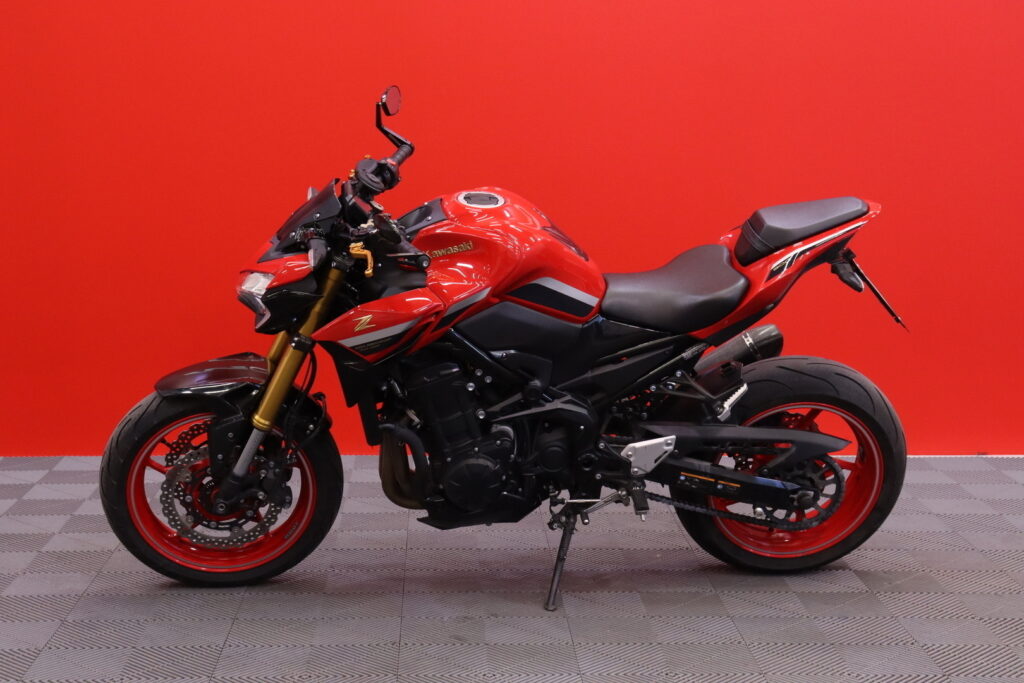 Kawasaki - Z - 900 // Suomi-Pyörä! / Akrapovic kokoputkisto / 50th Anniversary // Kawasaki - Z - 900 // Suomi-Pyörä! / Akrapovic kokoputkisto / 50th Anniversary // - Moottoripyörä