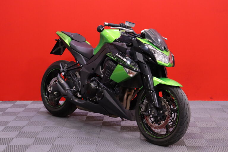 Kawasaki - Z - 1000 // Vance&Hines / Huoltokirja / Suomi-Pyörä / Tangonpääpeilit // - Moottoripyörä