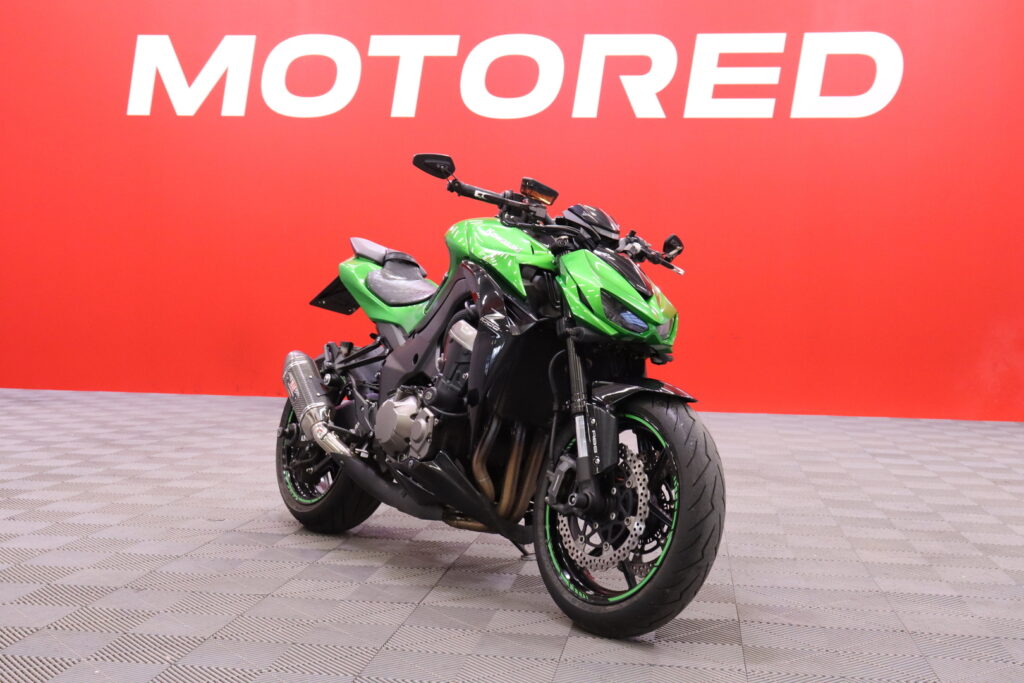 Kawasaki - Z - 1000 // Yoshimura-Putkisto / Powercommander / Huoltokirja / Ohjausiskari / Kaatumatapit // Kawasaki - Z - 1000 // Yoshimura-Putkisto / Powercommander / Huoltokirja / Ohjausiskari / Kaatumatapit // - Moottoripyörä