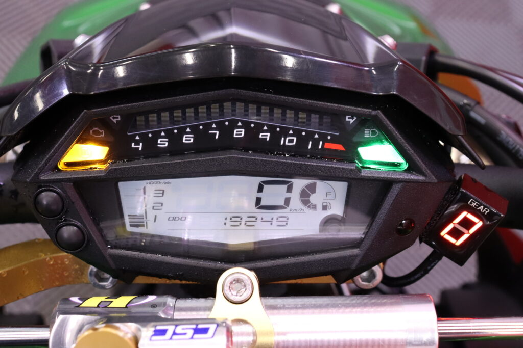 Kawasaki - Z - 1000 // Yoshimura-Putkisto / Powercommander / Huoltokirja / Ohjausiskari / Kaatumatapit // Kawasaki - Z - 1000 // Yoshimura-Putkisto / Powercommander / Huoltokirja / Ohjausiskari / Kaatumatapit // - Moottoripyörä