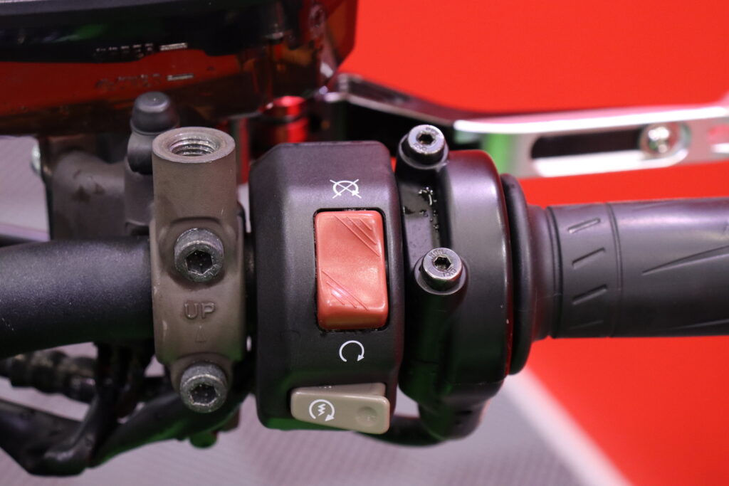 Kawasaki - Z - 1000 // Yoshimura-Putkisto / Powercommander / Huoltokirja / Ohjausiskari / Kaatumatapit // Kawasaki - Z - 1000 // Yoshimura-Putkisto / Powercommander / Huoltokirja / Ohjausiskari / Kaatumatapit // - Moottoripyörä