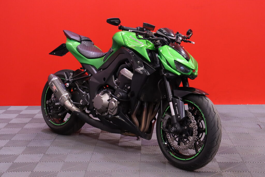 Kawasaki - Z - 1000 // Yoshimura-Putkisto / Powercommander / Huoltokirja / Ohjausiskari / Kaatumatapit // Kawasaki - Z - 1000 // Yoshimura-Putkisto / Powercommander / Huoltokirja / Ohjausiskari / Kaatumatapit // - Moottoripyörä