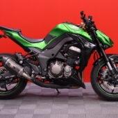 Kawasaki - Z - 1000 // Yoshimura-Putkisto / Powercommander / Huoltokirja / Ohjausiskari / Kaatumatapit // - Moottoripyörä