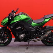 Kawasaki - Z - 1000 // Yoshimura-Putkisto / Powercommander / Huoltokirja / Ohjausiskari / Kaatumatapit // - Moottoripyörä