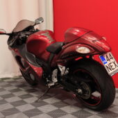 Suzuki - GSX - 1300R Hayabusa // Suomi-pyörä / Huoltokirja / Yoshimura / Ducktail // - Moottoripyörä