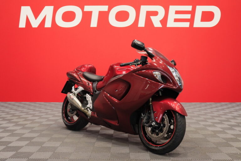 Suzuki - GSX - 1300R Hayabusa // Suomi-pyörä / Huoltokirja / Yoshimura / Ducktail // - Moottoripyörä