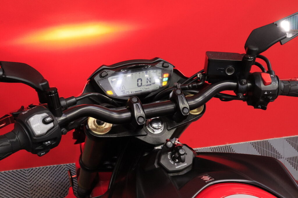 Suzuki - GSX-S - 750 // 2-Om. Suomi-pyörä / Hurric Slipari! / ABS // Suzuki - GSX-S - 750 // 2-Om. Suomi-pyörä / Hurric Slipari! / ABS // - Moottoripyörä