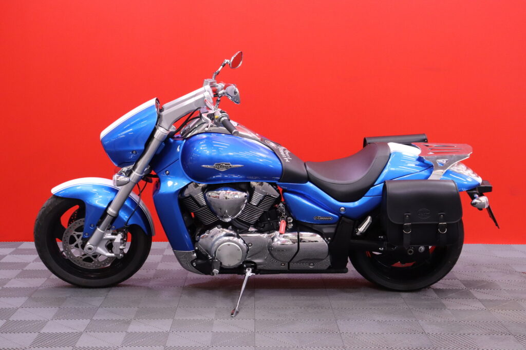 Suzuki - INTRUDER - M1800R / Sivulaukut / Näyttävä Suomi-Pyörä // Suzuki - INTRUDER - M1800R / Sivulaukut / Näyttävä Suomi-Pyörä // - Moottoripyörä