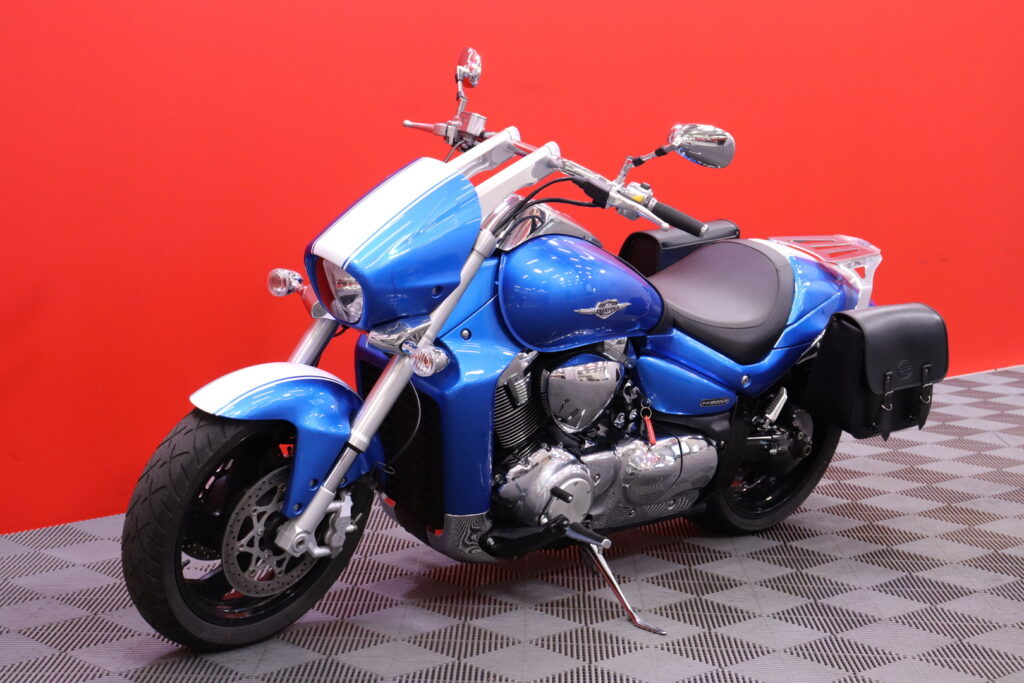 Suzuki - INTRUDER - M1800R / Sivulaukut / Näyttävä Suomi-Pyörä // Suzuki - INTRUDER - M1800R / Sivulaukut / Näyttävä Suomi-Pyörä // - Moottoripyörä