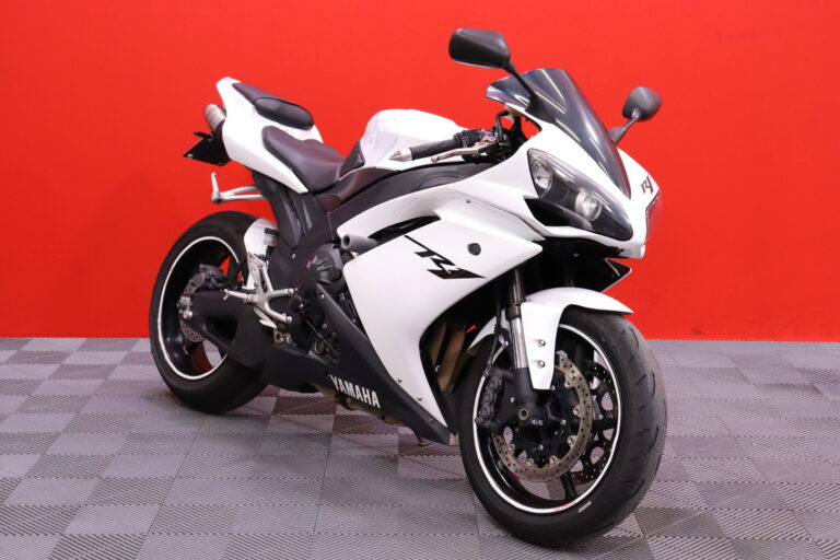 Yamaha - YZF-R1 - / GPR Sliparit / Suomi-pyörä / Huoltokirja / Kaatumatapit // - Moottoripyörä