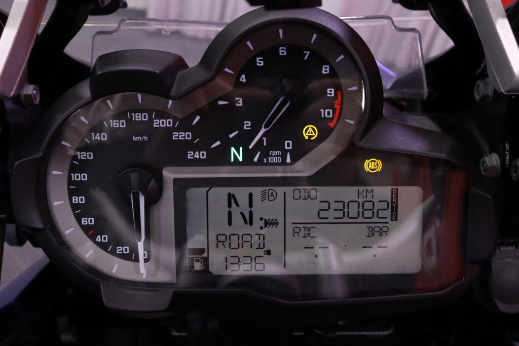 BMW - R - 1200GS Adventure // 4x laukut / Navi / ESA / Kahvalämppärit / Vakkari // BMW - R - 1200GS Adventure // 4x laukut / Navi / ESA / Kahvalämppärit / Vakkari // - Moottoripyörä