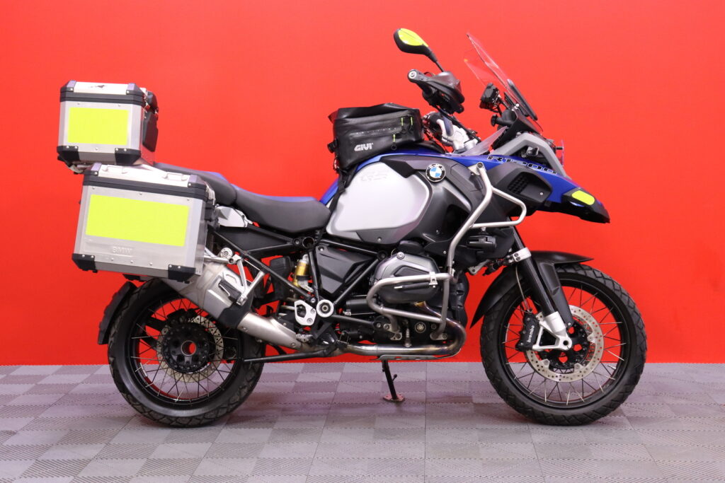 BMW - R - 1200GS Adventure // 4x laukut / Navi / ESA / Kahvalämppärit / Vakkari // BMW - R - 1200GS Adventure // 4x laukut / Navi / ESA / Kahvalämppärit / Vakkari // - Moottoripyörä