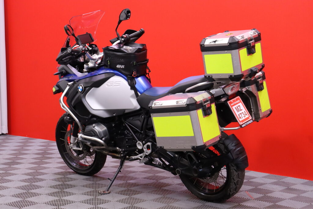 BMW - R - 1200GS Adventure // 4x laukut / Navi / ESA / Kahvalämppärit / Vakkari // BMW - R - 1200GS Adventure // 4x laukut / Navi / ESA / Kahvalämppärit / Vakkari // - Moottoripyörä