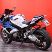 BMW - S - 1000RR // Remus-putkisto / Uudet renkaat! / Shifter / Vakkari / Huoltokirja / DDC / Kahvalämppärit // - Moottoripyörä
