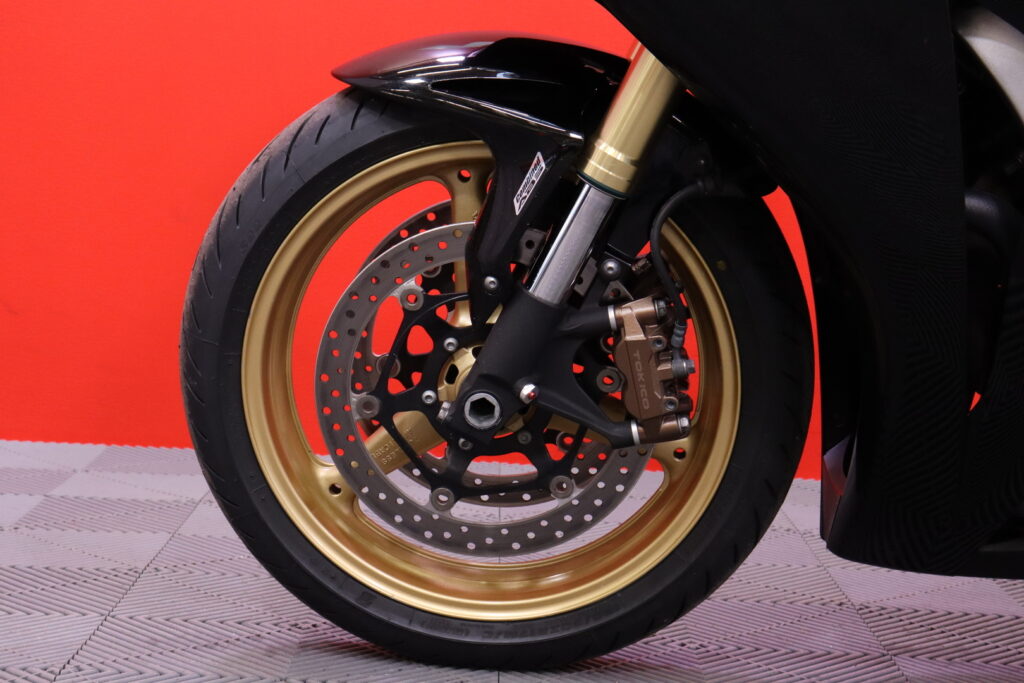 Honda - CBR - 1000 RR Fireblade // Yoshimura / Huoltokirja / ABS-Jarrut / Nopea kotiinkuljetus! // Honda - CBR - 1000 RR Fireblade // Yoshimura / Huoltokirja / ABS-Jarrut / Nopea kotiinkuljetus! // - Moottoripyörä