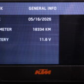 KTM - 890 - Duke R // Huoltokirja / Ajomodet / AR Sliparit / Shifter / Digimittari // - Moottoripyörä