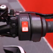 KTM - 890 - Duke R // Huoltokirja / Ajomodet / AR Sliparit / Shifter / Digimittari // - Moottoripyörä