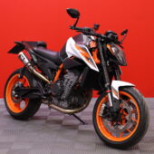 KTM - 890 - Duke R // Huoltokirja / Ajomodet / AR Sliparit / Shifter / Digimittari // - Moottoripyörä