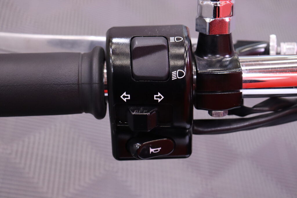 Kawasaki - VN - 900 Classic // A2! / Sivulaukut / Sissybar / Navi / Suojaraudat // Kawasaki - VN - 900 Classic // A2! / Sivulaukut / Sissybar / Navi / Suojaraudat // - Moottoripyörä