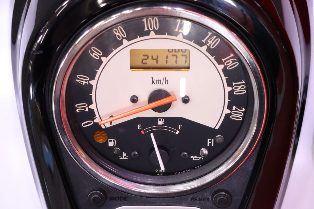 Kawasaki - VN - 900 Classic // A2! / Sivulaukut / Sissybar / Navi / Suojaraudat // Kawasaki - VN - 900 Classic // A2! / Sivulaukut / Sissybar / Navi / Suojaraudat // - Moottoripyörä