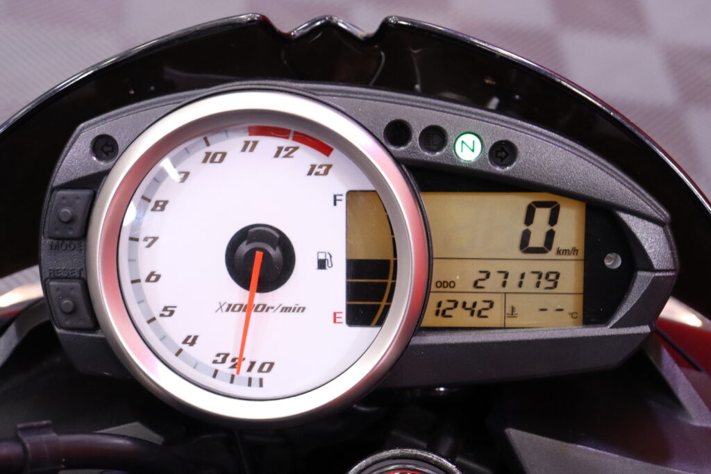 Kawasaki - Z - 1000 // Huoltokirja / Kahvalämppärit / Kotiinkuljetus alk. 99e // Kawasaki - Z - 1000 // Huoltokirja / Kahvalämppärit / Kotiinkuljetus alk. 99e // - Moottoripyörä