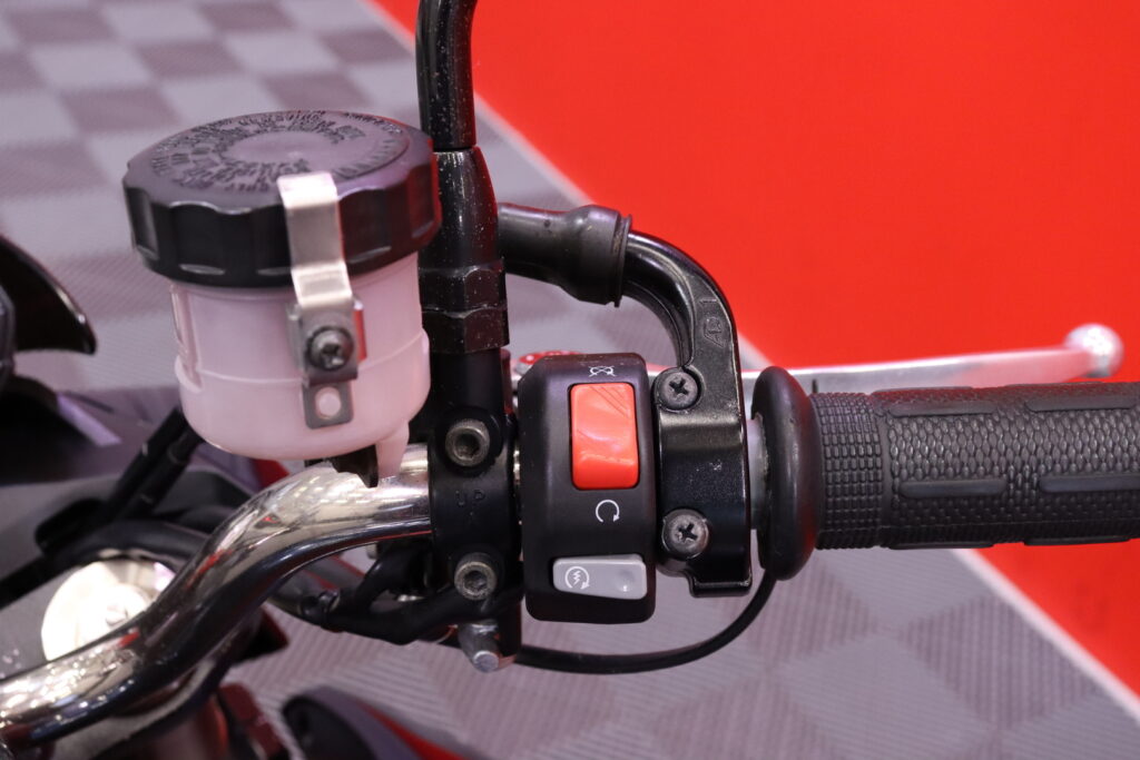 Kawasaki - Z - 1000 // Huoltokirja / Kahvalämppärit / Kotiinkuljetus alk. 99e // Kawasaki - Z - 1000 // Huoltokirja / Kahvalämppärit / Kotiinkuljetus alk. 99e // - Moottoripyörä