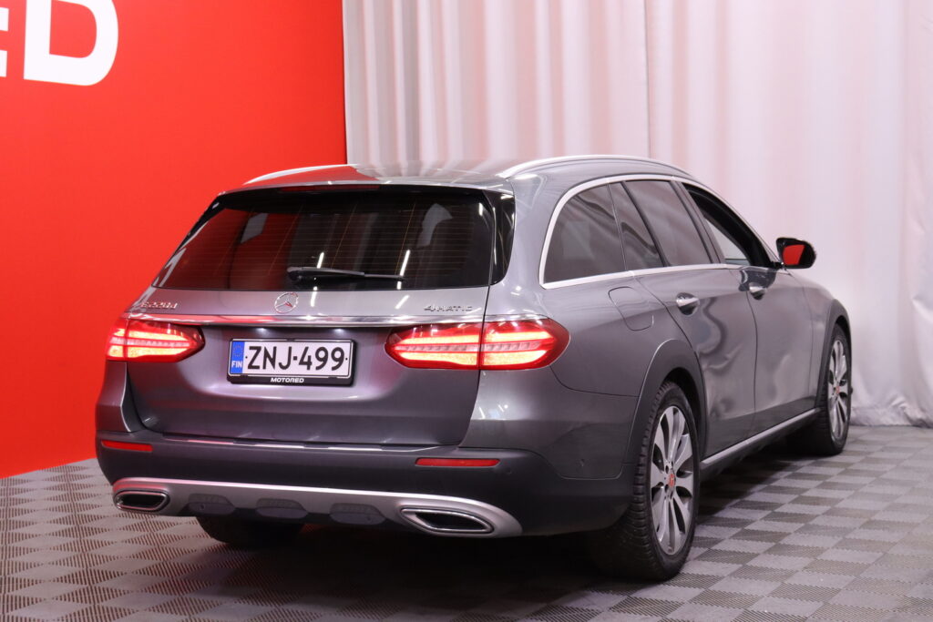 Mercedes-Benz - E - 220 d 4Matic T A All-Terrain // Webasto / Airmatic / Burmester / 360 kamera / Ambient Valot / CarPlay / LED // Mercedes-Benz - E - 220 d 4Matic T A All-Terrain // Webasto / Airmatic / Burmester / 360 kamera / Ambient Valot / CarPlay / LED // - Farmari