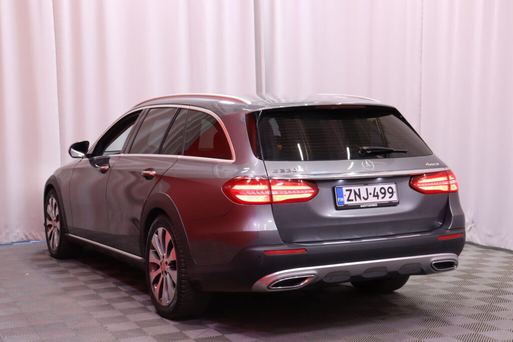 Mercedes-Benz - E - 220 d 4Matic T A All-Terrain // Webasto / Airmatic / Burmester / 360 kamera / Ambient Valot / CarPlay / LED // Mercedes-Benz - E - 220 d 4Matic T A All-Terrain // Webasto / Airmatic / Burmester / 360 kamera / Ambient Valot / CarPlay / LED // - Farmari