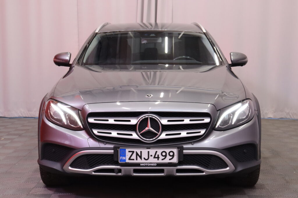 Mercedes-Benz - E - 220 d 4Matic T A All-Terrain // Webasto / Airmatic / Burmester / 360 kamera / Ambient Valot / CarPlay / LED // Mercedes-Benz - E - 220 d 4Matic T A All-Terrain // Webasto / Airmatic / Burmester / 360 kamera / Ambient Valot / CarPlay / LED // - Farmari