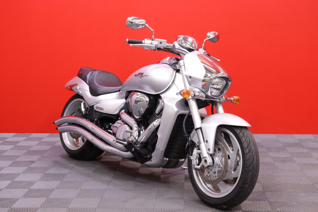 Suzuki - INTRUDER - M1800R // Cobra Putkisto / Suomi-Pyörä! / Integroitu takavalo // Suzuki - INTRUDER - M1800R // Cobra Putkisto / Suomi-Pyörä! / Integroitu takavalo // - Moottoripyörä