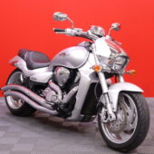 Suzuki - INTRUDER - M1800R // Cobra Putkisto / Suomi-Pyörä! / Integroitu takavalo // - Moottoripyörä