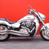 Suzuki - INTRUDER - M1800R // Cobra Putkisto / Suomi-Pyörä! / Integroitu takavalo // - Moottoripyörä